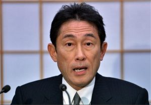 نخست‌وزیر ژاپن از احتمال آزادسازی ذخایر نفتی برای مهار قیمت نفت خبر داد