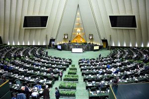 ۱۰۰ نماینده مجلس خواستار توقف خلع ید دولت از صنعت پتروشیمی شدند