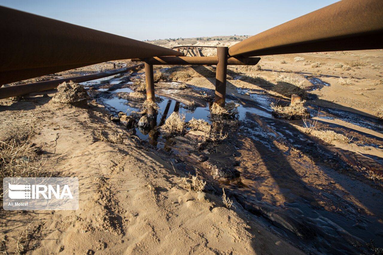 فرآیند پاکسازی آلودگی خط انتقال پساب چاه نفتی ۳۶۵ مارون شروع شد