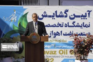استاندار خوزستان: پایداری صنعت نفت در شرایط تحریم نماد اقتصاد مقاومتی کشور است